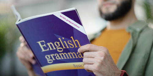 Τα πιο δημοφιλή πτυχία αγγλικών και ποιο να επιλέξετε